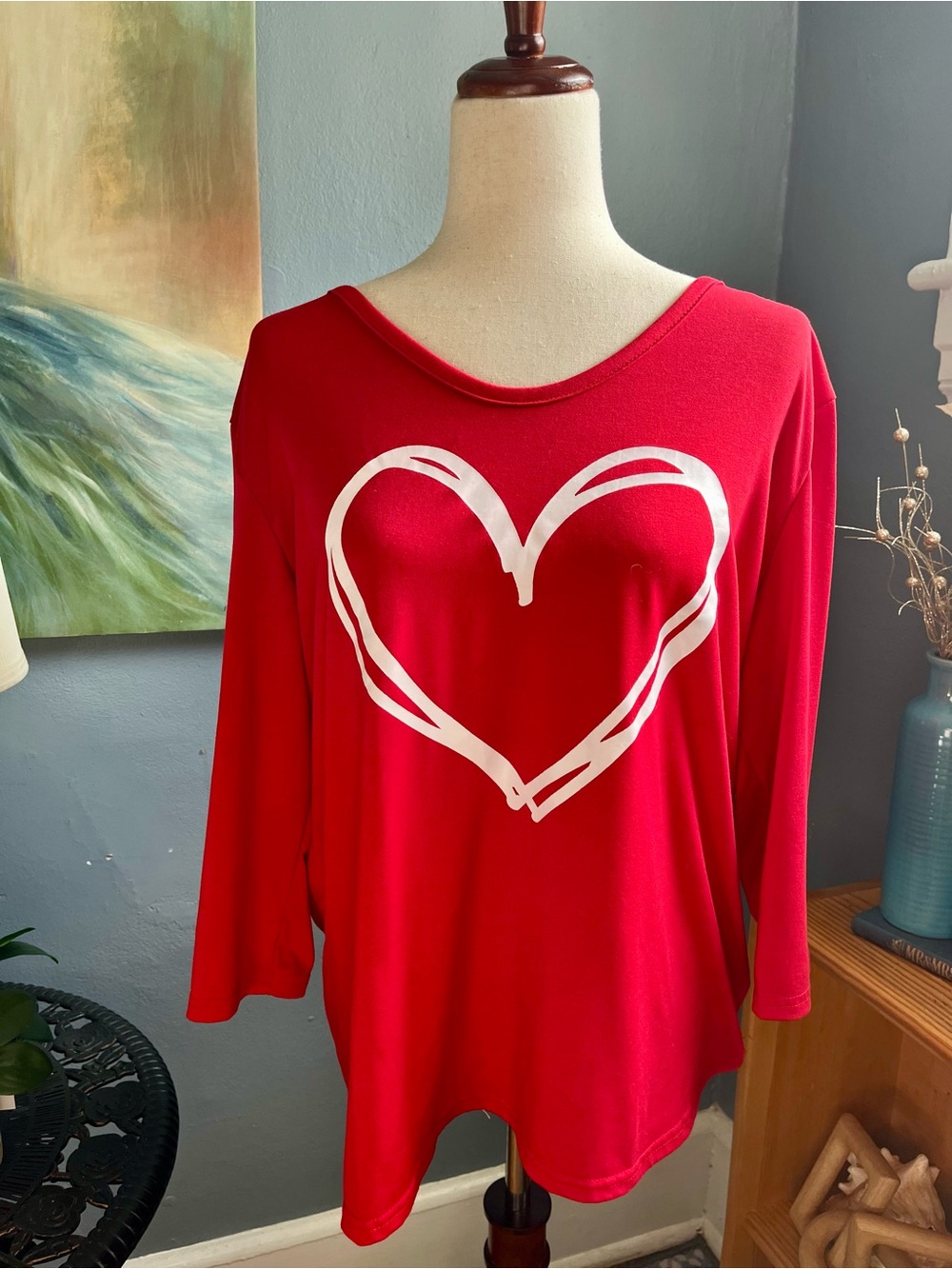 Classic Red 3/4 Sleeve top w/White Heart Graphic. Size XL. Excellent Condition